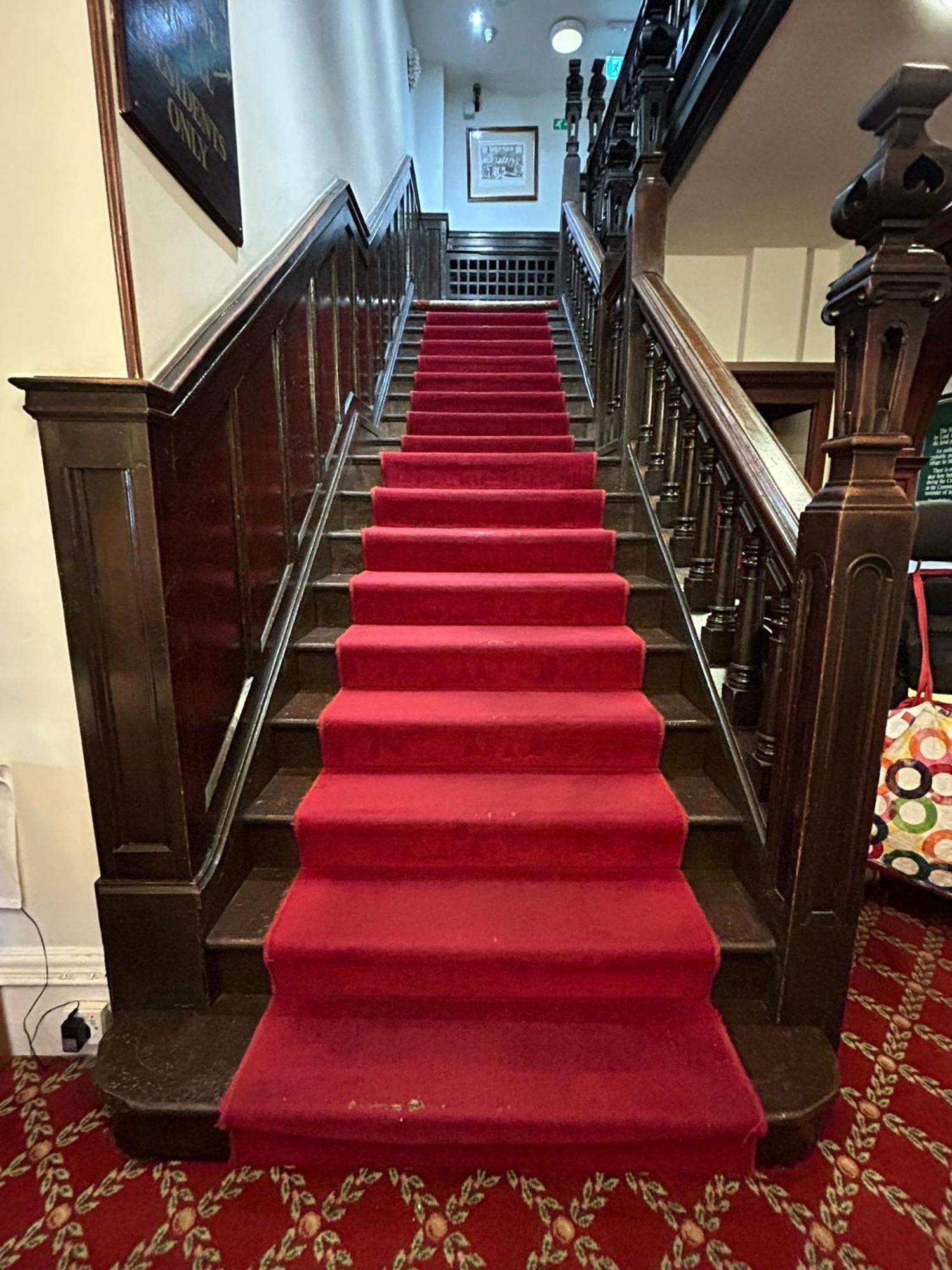 The Hind Hotel Веллингборо Экстерьер фото